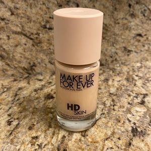 Like new Make Up For Ever HD Skin Foundation in 1N06 (Y218)